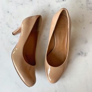 Clarks Soft Cushion Nude Heels Size 6.5